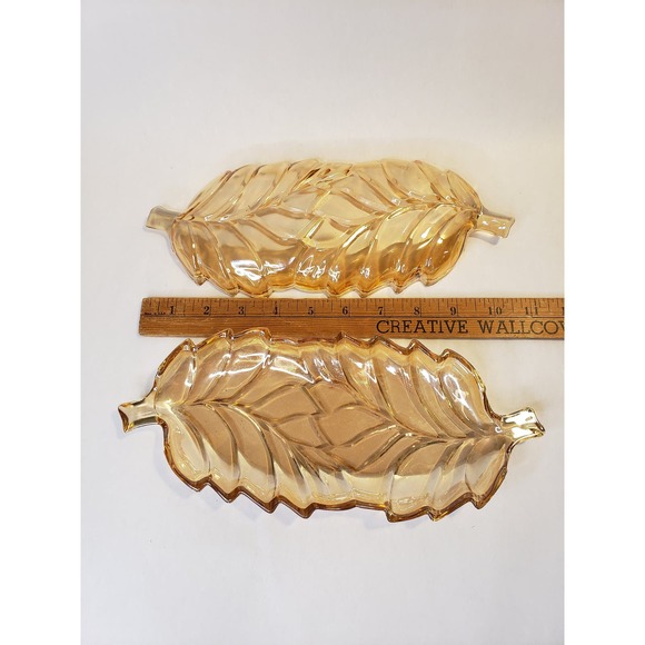 Pair of Vintage Iridescent Jeannette Marigold Leaf Dish, Depression Glass - Picture 4 of 5